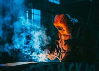 leather-welding-helmet