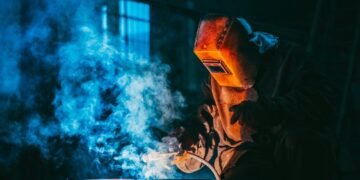 leather-welding-helmet