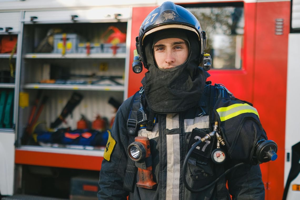 The Ultimate Firefighter Gear Guide (2025): From Helmet to Boots