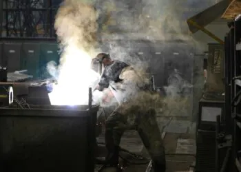 leather-firefighter-helmet